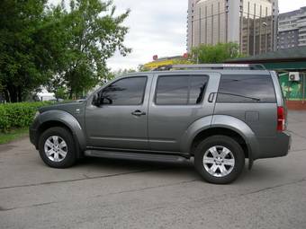 2005 Nissan Pathfinder Pictures