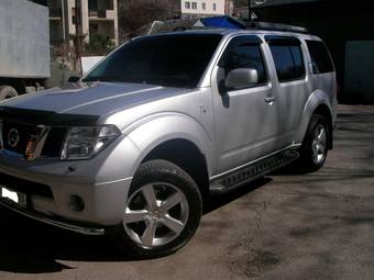 2005 Nissan Pathfinder Pictures