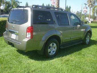 2005 Nissan Pathfinder Photos