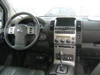 2005 Nissan Pathfinder Photos