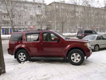 2005 Nissan Pathfinder Pictures