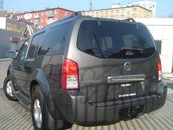 2005 Nissan Pathfinder Photos