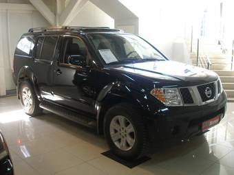 2005 Nissan Pathfinder Photos