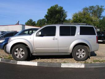 2005 Nissan Pathfinder Pictures