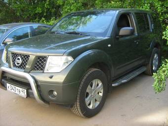 2005 Nissan Pathfinder Photos