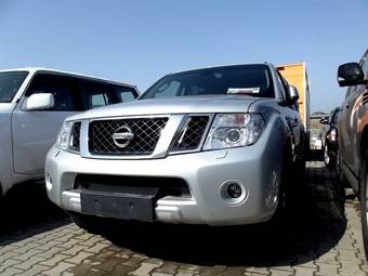 2010 Nissan Pathfinder Pictures