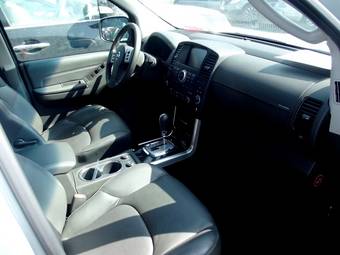 2010 Nissan Pathfinder Pictures