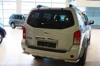 2011 Nissan Pathfinder Photos