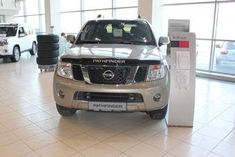 2011 Nissan Pathfinder Pictures