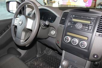 2011 Nissan Pathfinder Photos