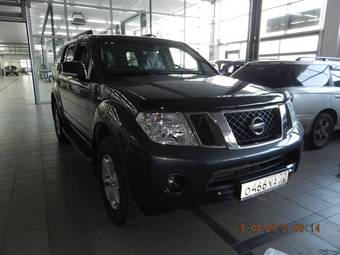 2011 Nissan Pathfinder Photos