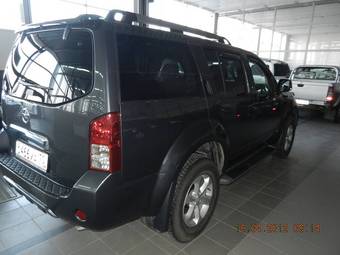 2011 Nissan Pathfinder Photos