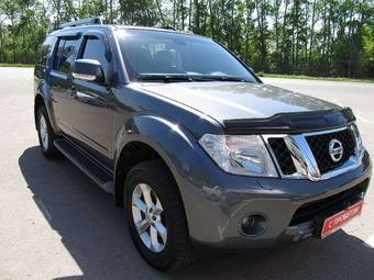 2011 Nissan Pathfinder Photos