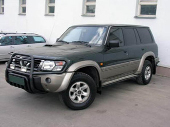 1998 Nissan Patrol Photos