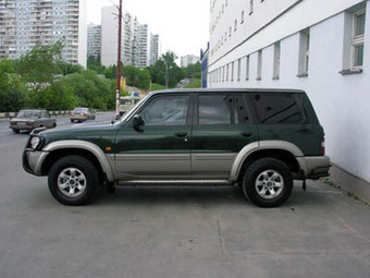 1998 Nissan Patrol Photos