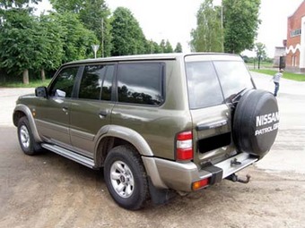 1998 Nissan Patrol Pictures