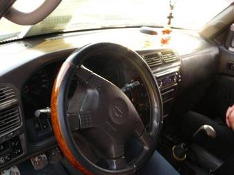 1999 Nissan Patrol Photos