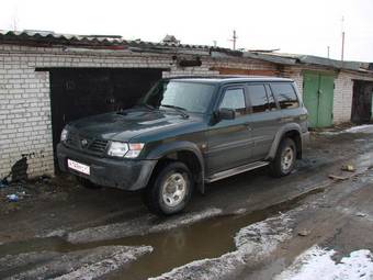 1999 Nissan Patrol Photos