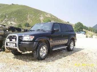 2000 Nissan Patrol Pics