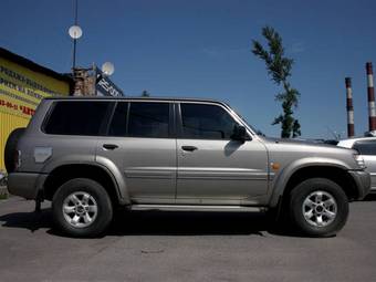 2001 Nissan Patrol Photos