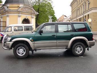 2002 Nissan Patrol Photos