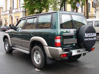 2002 Nissan Patrol Photos