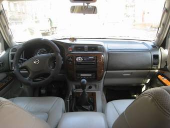 2003 Nissan Patrol Pictures