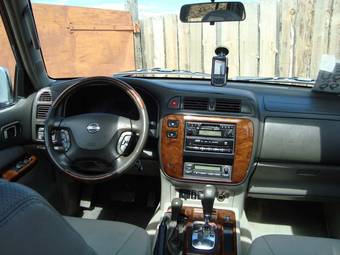 2003 Nissan Patrol Photos