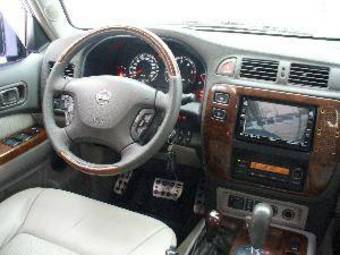 2004 Nissan Patrol Photos