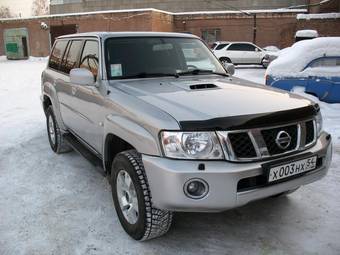 2004 Nissan Patrol Images