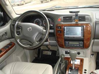 2004 Nissan Patrol Photos