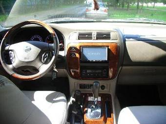 2004 Nissan Patrol Photos