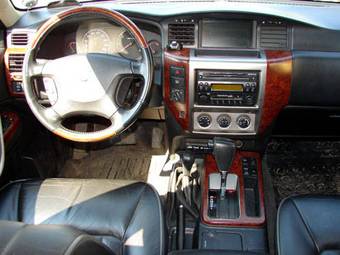 2004 Nissan Patrol Pictures