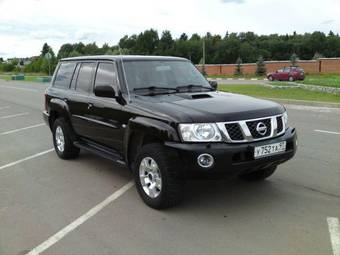 2004 Nissan Patrol Photos