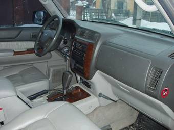 2004 Nissan Patrol Photos