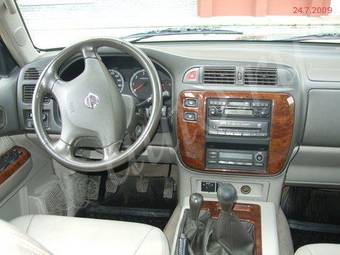 2004 Nissan Patrol Pictures