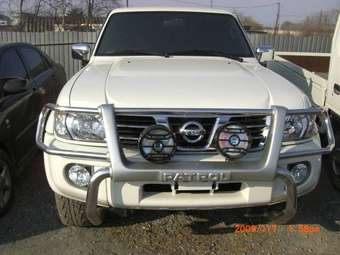 2005 Nissan Patrol Pictures