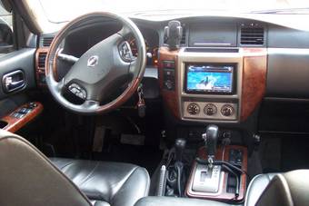 2006 Nissan Patrol Photos