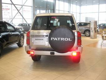2009 Nissan Patrol Photos
