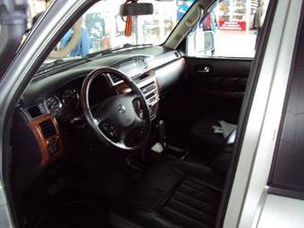 2009 Nissan Patrol Photos