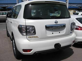 2010 Nissan Patrol Photos