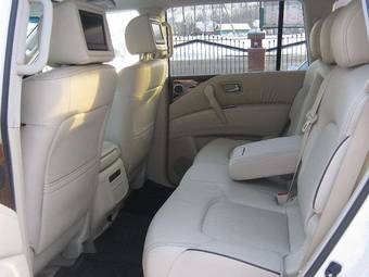 2010 Nissan Patrol Wallpapers