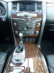 2010 Nissan Patrol Photos