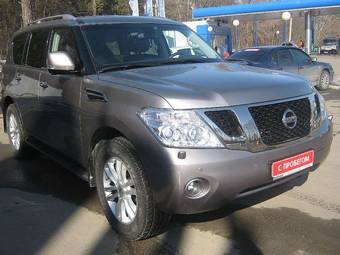 2010 Nissan Patrol Photos