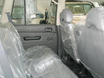 2011 Nissan Patrol Pics