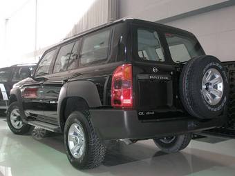 2011 Nissan Patrol Photos