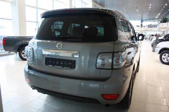 2011 Nissan Patrol Photos