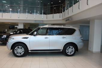 2011 Nissan Patrol Photos