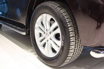 2011 Nissan Patrol Pics