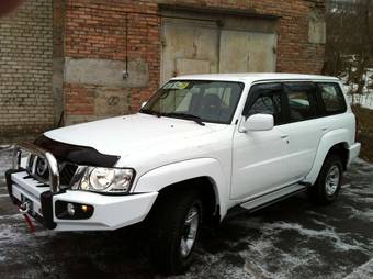 2011 Nissan Patrol Images